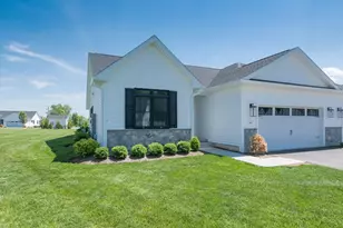 61 Villa Dr, Agawam, MA 01030 - Photo 1