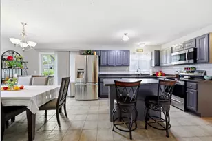 189 Seymour Ave, Springfield, MA 01109 - Photo 1