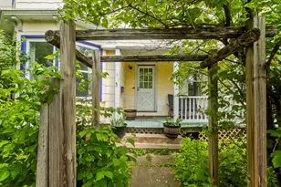 146 Beech St, Holyoke, MA 01040 - Photo 1
