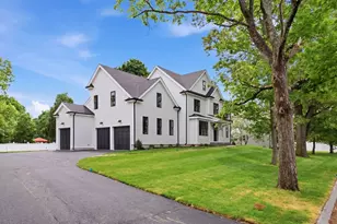 37 Maple St, Lynnfield, MA 01940 - Photo 1