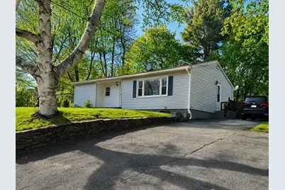 11 Ringer St, Leominster, MA 01453 - Photo 1