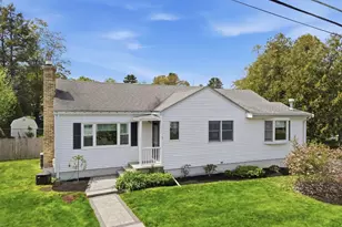 7 Beebe Ln, Wakefield, MA 01880 - Photo 1