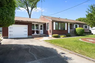 67 Manning St, Chicopee, MA 01020 - Photo 1