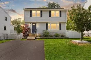 54 Long Dr, Dracut, MA 01826 - Photo 1