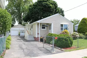 28 State St, Chicopee, MA 01013 - Photo 1