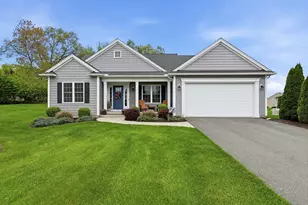34 Sandalwood Dr, Wilbraham, MA 01095 - Photo 1