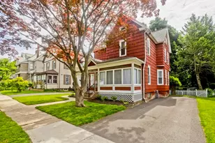 86 Sycamore St, Holyoke, MA 01040 - Photo 1