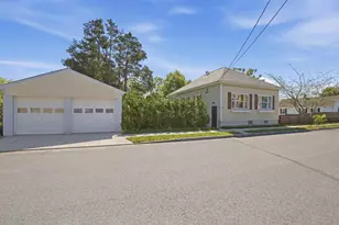 30 Buttonwood Rd, Dartmouth, MA 02748 - Photo 1