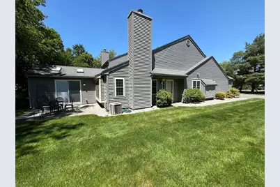 600 Ridgefield Cir #A, Clinton, MA 01510 - Photo 1