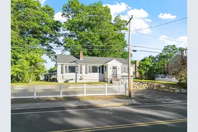195 Lakeview Ave, Tyngsborough, MA 01879 - Photo 1