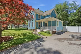 39 Beacon St, Amesbury, MA 01913 - Photo 1