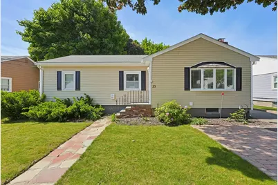 23 Kosciusko St, Peabody, MA 01960 - Photo 1