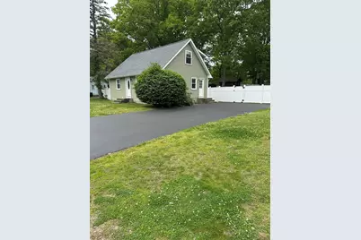 11 Friar Tuck Ln, Oxford, MA 01540 - Photo 1