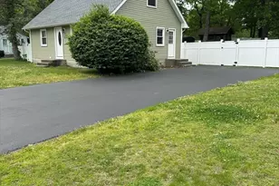 11 Friar Tuck Ln, Oxford, MA 01540 - Photo 1