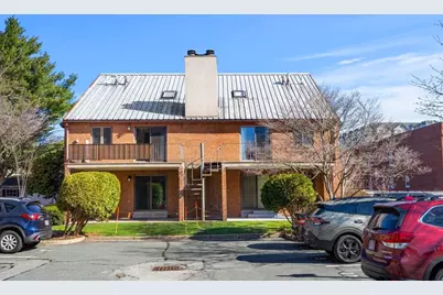 9 Barton Sq #201, Salem, MA 01970 - Photo 1