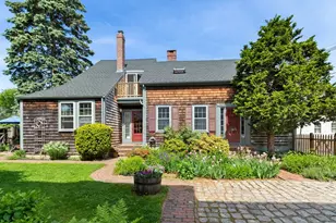 34 Pearl St, Marblehead, MA 01945 - Photo 1