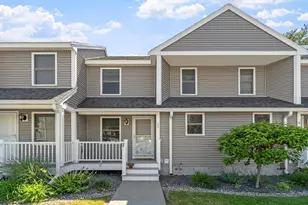 11 Sycamore Dr, Leominster, MA 01453 - Photo 1