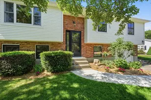 17 Captain Lathrop Dr, Deerfield, MA 01373 - Photo 1