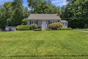 27 Richardson Rd, Hudson, MA 01749 - Photo 1