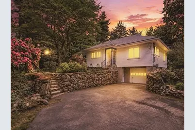 301 Lincoln St, Franklin, MA 02038 - Photo 1