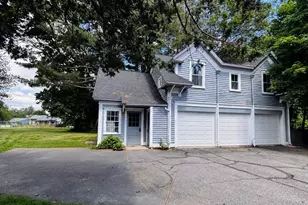 19 Maple St, Uxbridge, MA 01569 - Photo 1