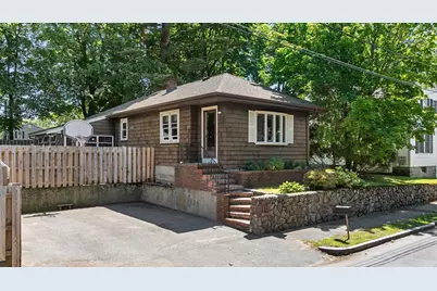 15 Quannapowitt Ave, Wakefield, MA 01880 - Photo 1