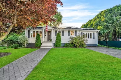 2 Bailey St, Methuen, MA 01844 - Photo 1