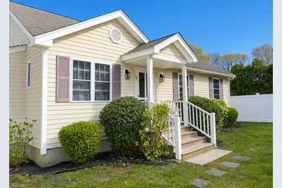 34 Tenth St S, Edgartown, MA 02539 - Photo 1