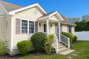 34 10th St S, Edgartown, MA 02539 - Photo 1