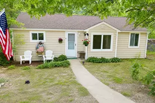 8 Jocelyn Ave, Plymouth, MA 02360 - Photo 1