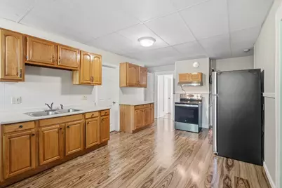 55 Chestnut St #1, Holyoke, MA 01040 - Photo 1