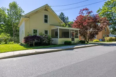 136 Quaboag St, Warren, MA 01083 - Photo 1