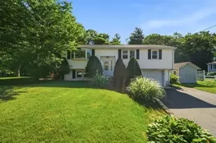 115 Arrowhead Dr, Bridgewater, MA 02324 - Photo 1
