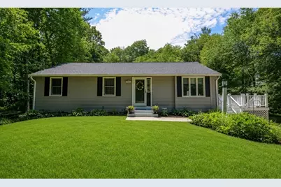 93 Franklin St, Douglas, MA 01516 - Photo 1