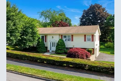 8 Deerfield Rd, Shrewsbury, MA 01545 - Photo 1