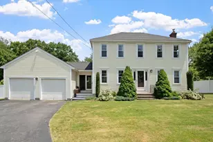 32 Indian Ridge Dr, Leominster, MA 01453 - Photo 1