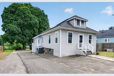 524 Lowell St, Methuen, MA 01844 - Photo 1