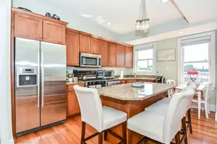62 H St, Boston, MA 02127 - Photo 1