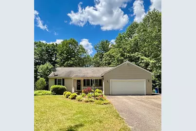 86 Chicopee Dr, Hubbardston, MA 01452 - Photo 1