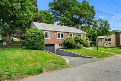 25 Fellsmere Ave, Wakefield, MA 01880 - Photo 1