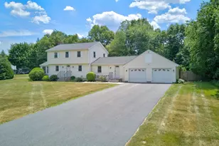 10 Hemlock Rd, Andover, MA 01810 - Photo 1