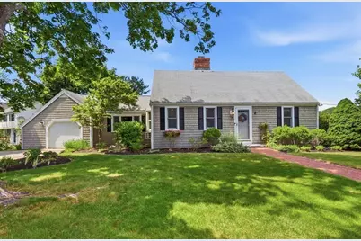 4 Everett Dr, Newburyport, MA 01950 - Photo 1