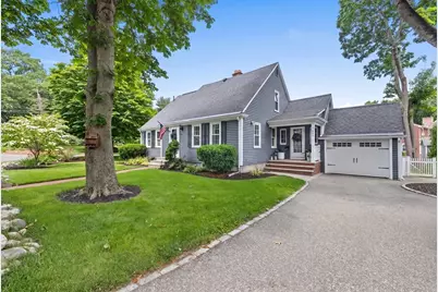 299 Pearl St, Reading, MA 01867 - Photo 1