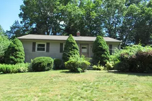 35 Tioga St, Springfield, MA 01128 - Photo 1