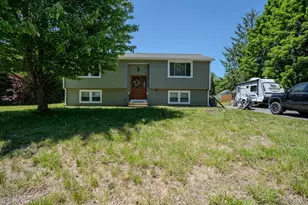 18 Plainfield Rd, Pepperell, MA 01463 - Photo 1