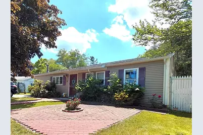 20 Laurie Ln, Lowell, MA 01851 - Photo 1
