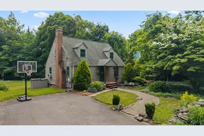 33 Spruce St, Shrewsbury, MA 01545 - Photo 1