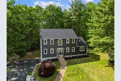 42 Brookside Dr, Uxbridge, MA 01569 - Photo 1