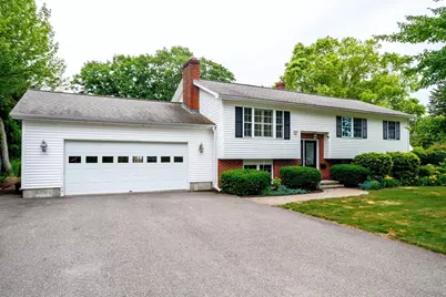 9 Crystal Ave, Leominster, MA 01453 - Photo 1
