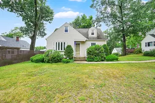 328 Hartwick St, Springfield, MA 01108 - Photo 1